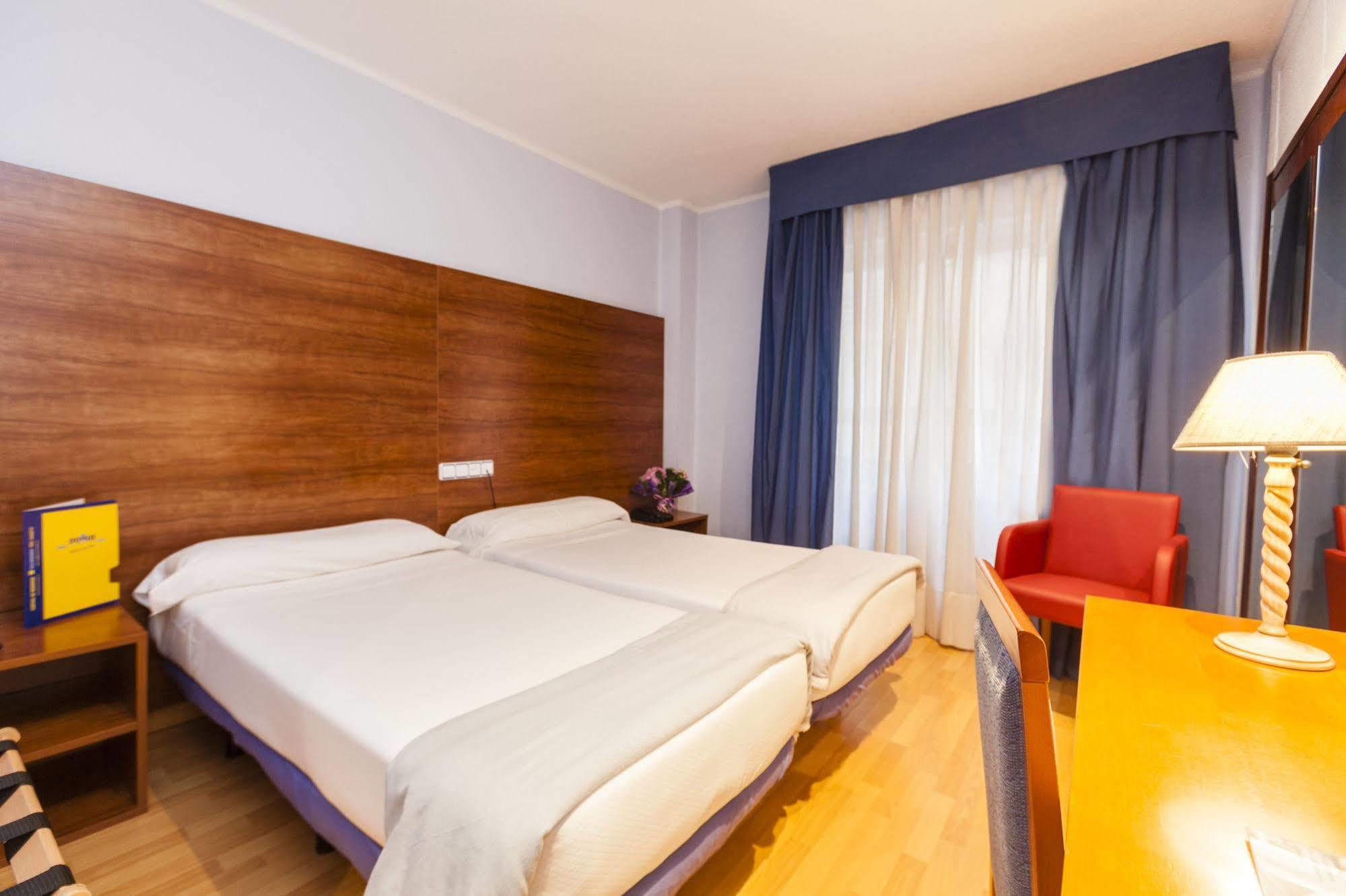 City Express Covadonga Oviedo Zewnętrze zdjęcie